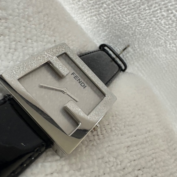 FENDI BLACK LEATHER WATCH - Picture 3 of 4
